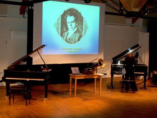 Zwei Fl&uuml;gel im Duell