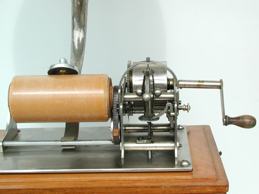 Die Frontansicht des Mechanismus / The mechanisme 