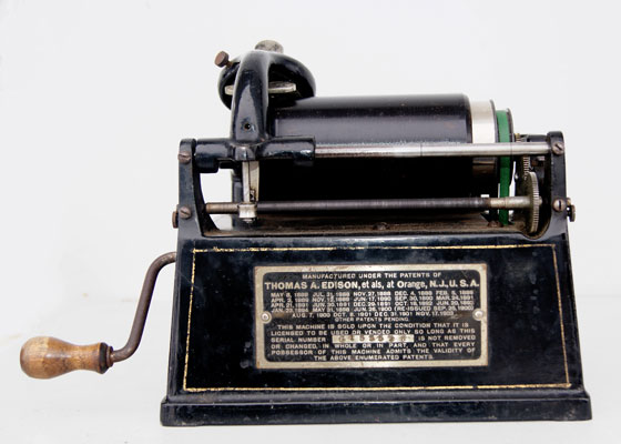 Die Patentplatte auf dem Metallgeh&auml;use / The patent plate on theiron case