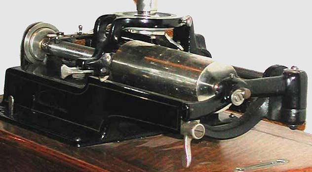 Die Schalldose und der Zylinder-Antrieb  / Cylinder and reproducer