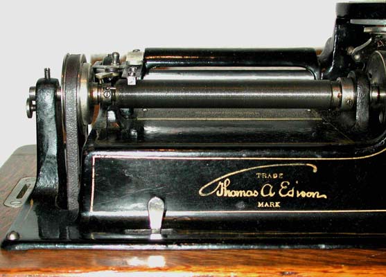 Die Spindelf&uuml;hrung gew&auml;hrleistet einen regelm&auml;ssigen Antrieb / Mechanism and feed screw