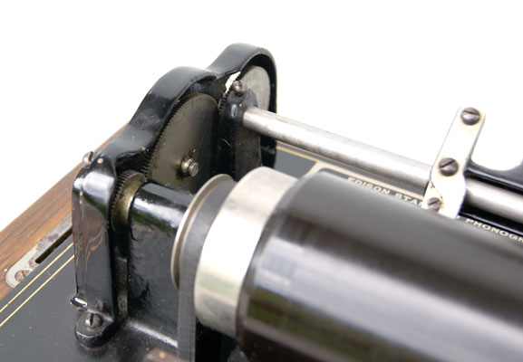 Der Antriebsmechanismus ist gut gesch&uuml;tzt / The mechanism is well protected