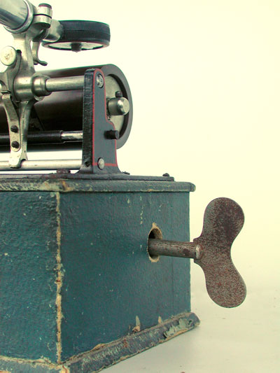 Der originale Schl&uuml;ssel zum Aufziehen des Federmotors / The original key to draw up the spring