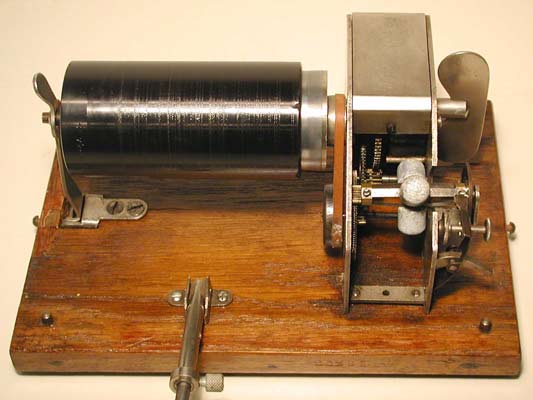 Die einfache Bauweise des Phonographen /  The unsofisticated phonograph
