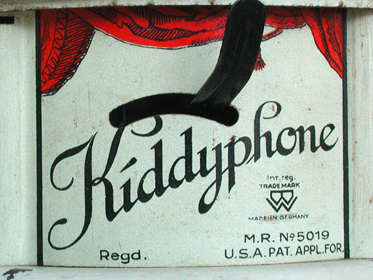 Das Kiddyphone, die Sprechmaschine f&uuml;r die Jugend / The Kiddypone, the talking machine for kids