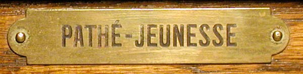 Die Metallplakette ist typisch bei Ger&auml;ten von Path&eacute; / This metal plate is typical for gramophones by Path&eacute;