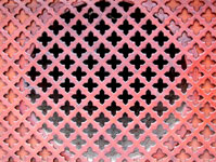 Der Lautsprecher hat einen Durchmesser von 15 cm / The diameter of the internal horn measures 6"