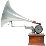 Die Schalldose am Trichter ist freischwebend / The sound-box is floating