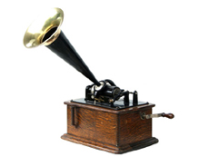 Dieses Ger&auml;t wurde mit einem 35 cm Trichter ausger&uuml;stet / The Standard with the usual 14' black japanned horn