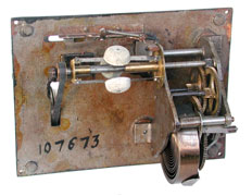 Obwohl der Phonograph gratis war, wurde der Motor robust gebaut / The phonograph for free, nevertheless the machine was built sturdy